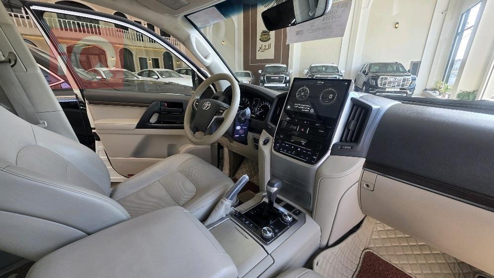 تويوتا لاندكروزر